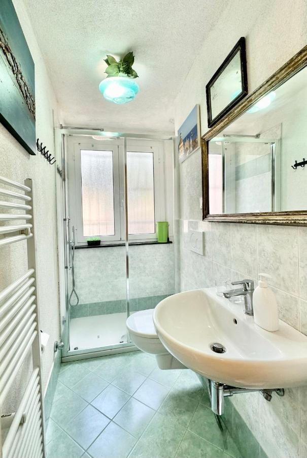 Out Finish Villa Cassi Финале Лигуре Екстериор снимка